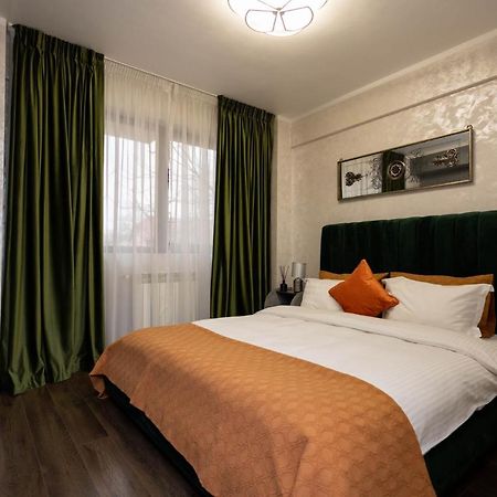 Central Apartament 3 Yaş Dış mekan fotoğraf