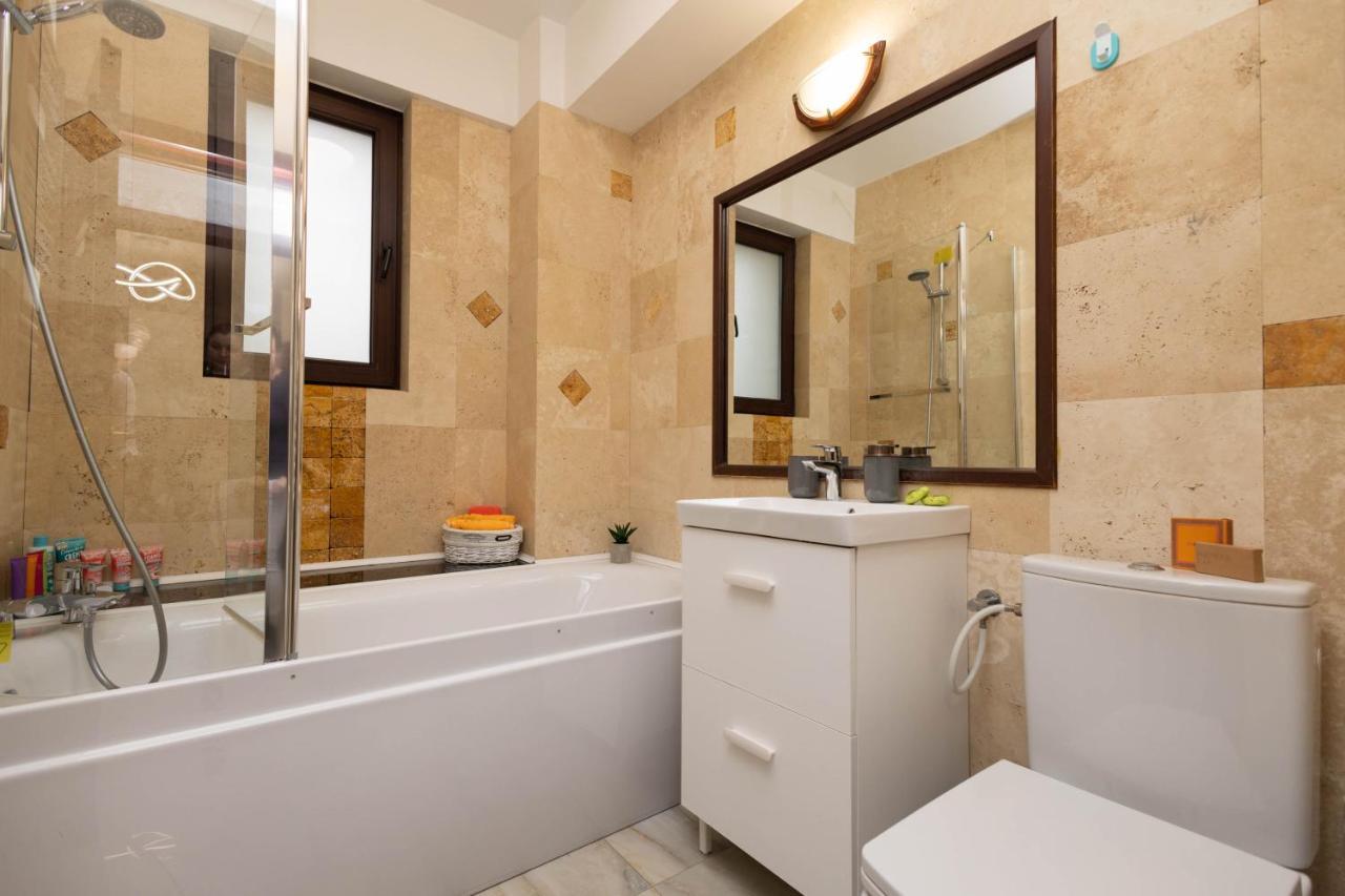 Central Apartament 3 Yaş Dış mekan fotoğraf
