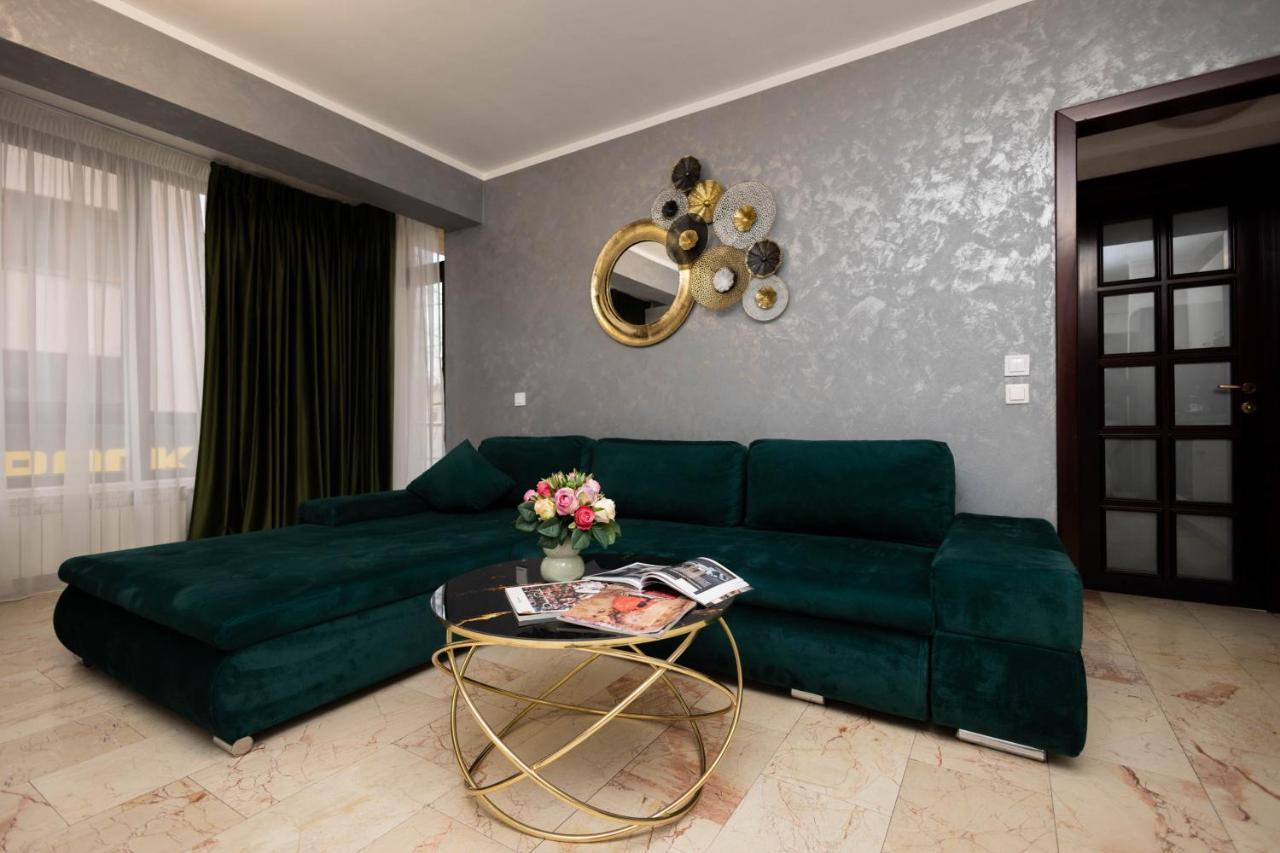 Central Apartament 3 Yaş Dış mekan fotoğraf
